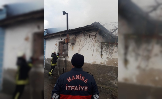 Manisa’da ev yangını korkuttu