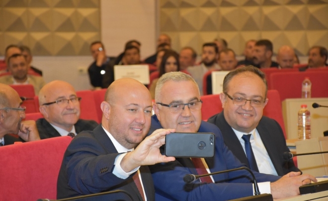 Şehzadeler Belediyesi yeni dönemin ilk meclis toplantısını yaptı