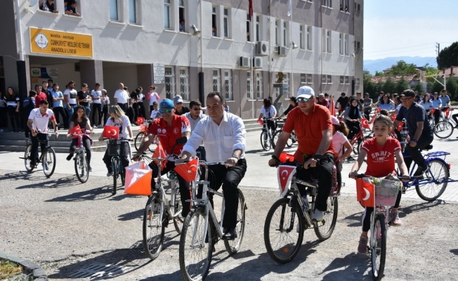 Başkan Dutlulu öğrencilerle birlikte pedal çevirdi