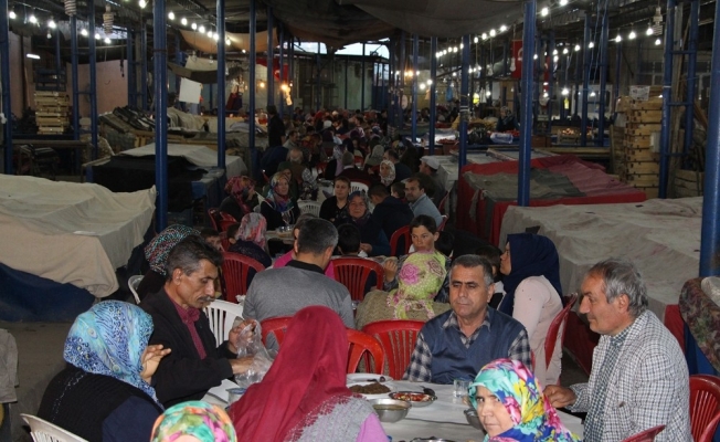 Kula’da manav esnafını ve vatandaşları buluşturan iftar