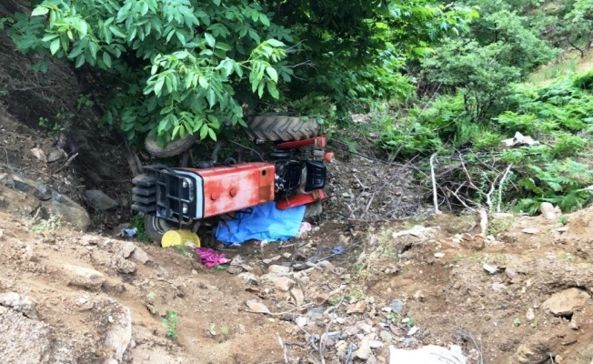 Sarıgöl’de traktör devrildi: 1 ölü,1 yaralı