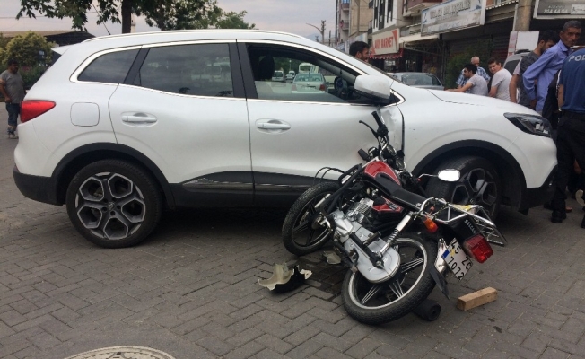 Turgutlu’da motosiklet ile otomobil çarpıştı: 1 yaralı
