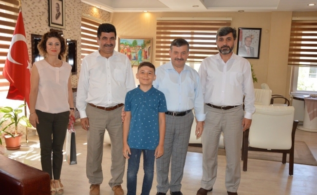 Bursluluk Sınavı Türkiye birincisi Şehzadeler Merkez İmam Hatip Ortaokulu’ndan