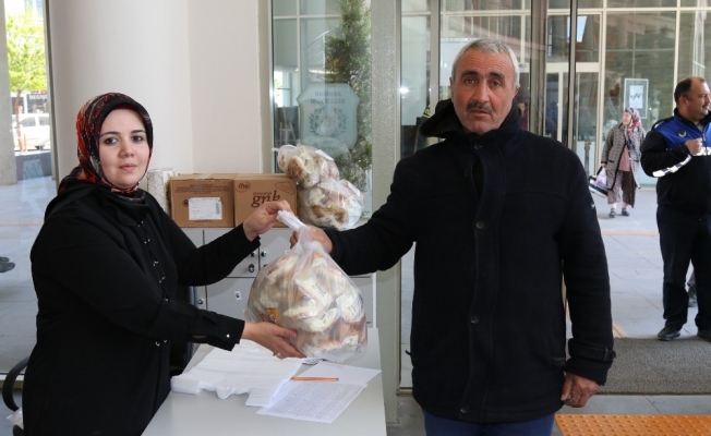 Çölyaklı vatandaşların ekmeği Akhisar Belediyesinden