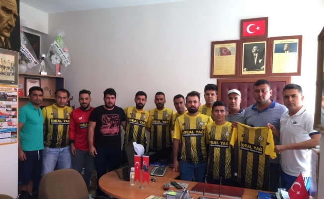 Salihli Kapancıspor transferlerini tanıttı