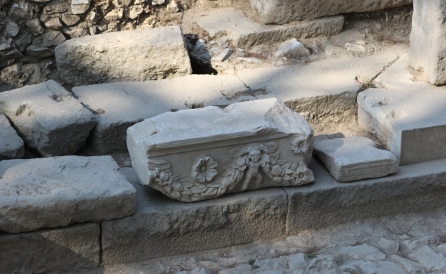 Thyateira kazılarında tapınak ortaya çıkarıldı
