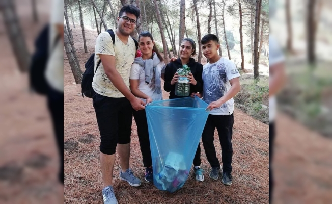 Salihli’de gençler, çevre temizliği yaptı