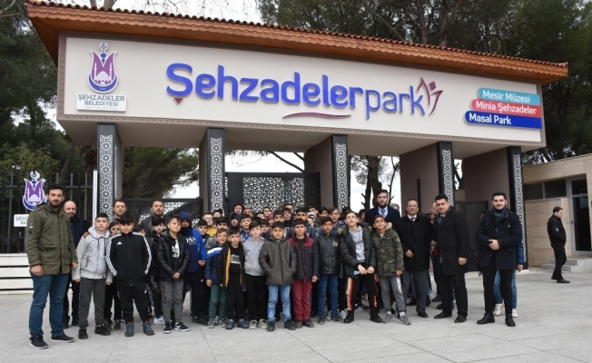 İzmirli öğrenciler Şehzadelerpark’ta ağırlandı