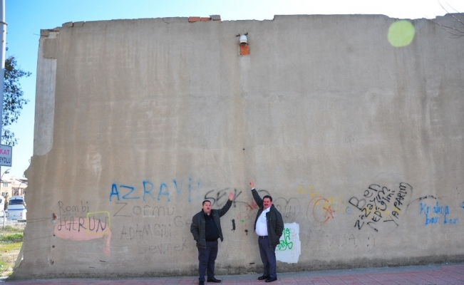 (Özel) "Berlin Duvarı bile yıkıldı, bizim duvar hala yıkılmadı"