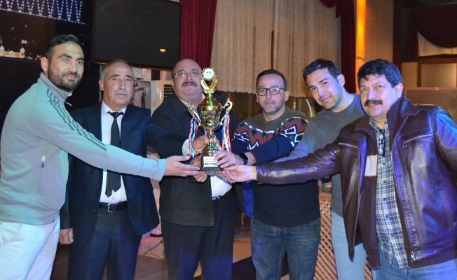 Salihli Emirspor, şampiyonluğunu kutladı