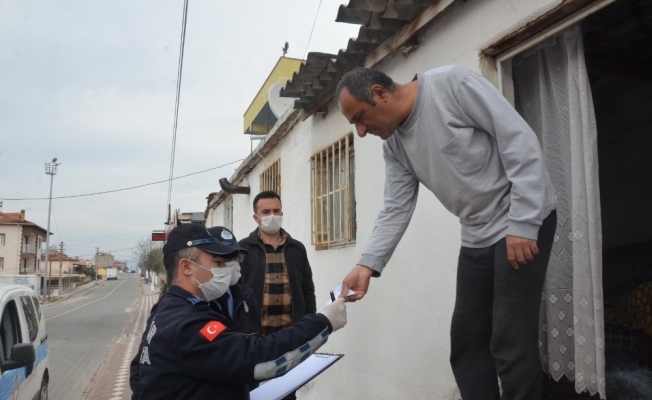 Akhisar Belediyesi 65 yaş üstü vatandaşların alışverişini yapıyor