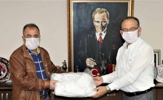 Başkan Çetin Akın’dan meslek odalarına maske yardımı