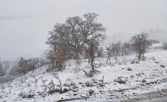 Kula’nın yüksek kesimlerinde kar yağışı etkili oluyor
