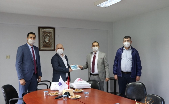 Manisa Büyükşehir Belediyesinden akademik odalara maske desteği
