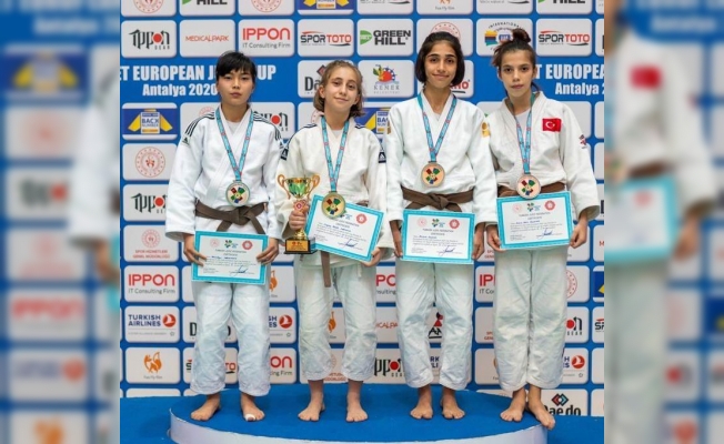 Salihlili 4 judocuya milli görev