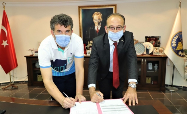 Turgutlu Belediyespor Yener Baştürk ile sözleşme yeniledi