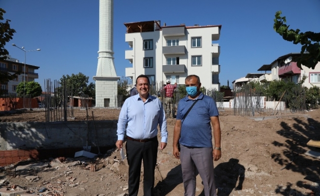 Akhisar Belediyesi’nden depremde zarar gören caminin yapımına destek