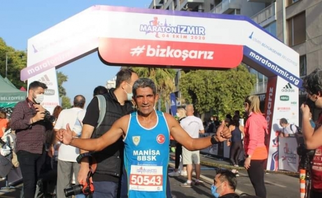 Madalya avcısı Ahmet Bayram ’Maraton İzmir’de de ipi göğüsledi