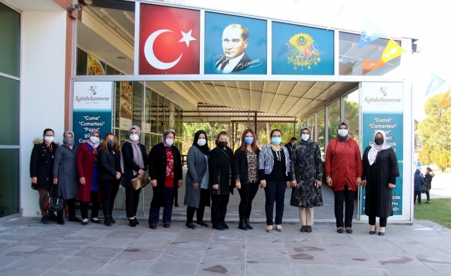 AK Parti’li kadınların yeni başkanı Zeybek