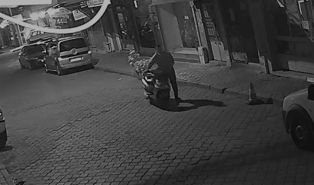 Elektrikli bisiklet hırsızlığı güvenlik kamerasına yansıdı