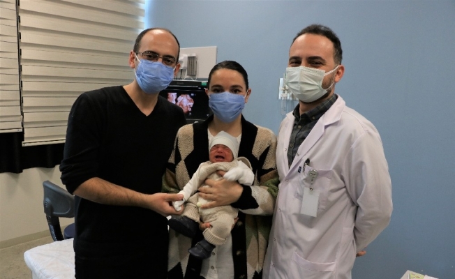 Riskli doğum sonrası bebeklerine doktorlarının adını verdiler