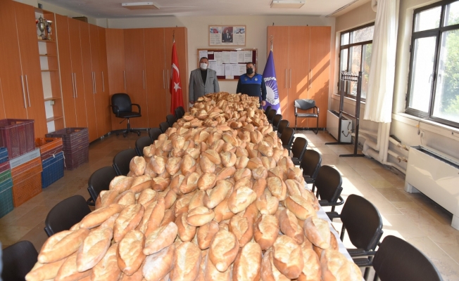 Manisa’da açıkta satılan binlerce ekmeğe el konuldu