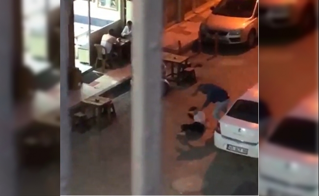 Sokak ortasında kadına tekme tokat işkence