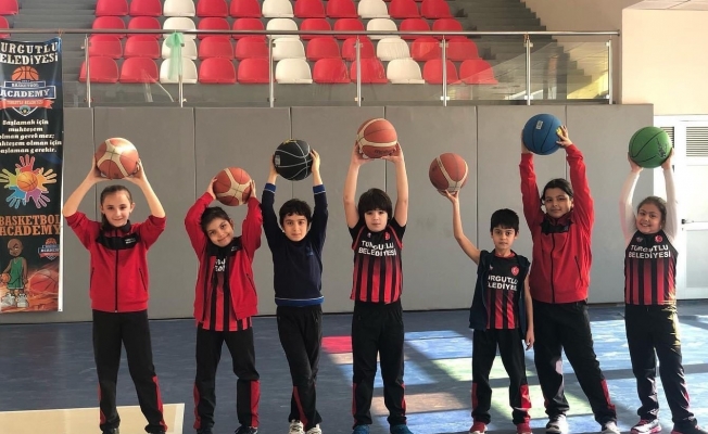 Turgutlu Belediyesi geleceğin yıldız sporcularını yetiştiriyor
