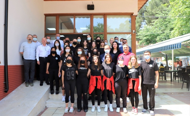 Turgutlu Belediyespor Kadın Voleybol Takımına moral kahvaltısı