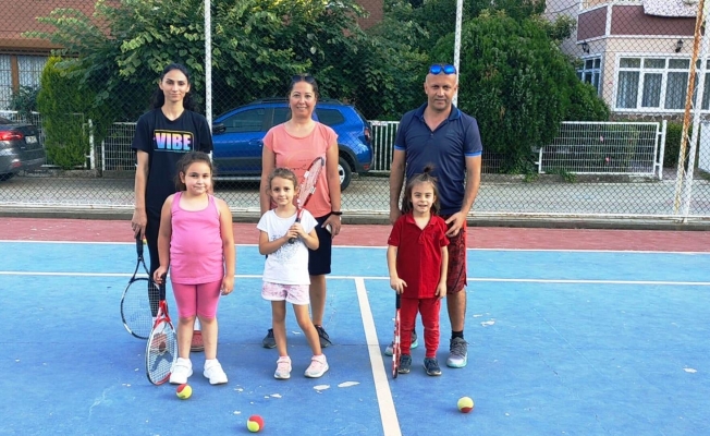 Yunusemre’de tenis kursları başladı