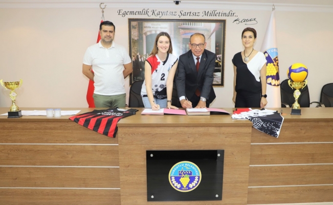 Turgutlu Belediyespor Sude Özel’i renklerine bağladı