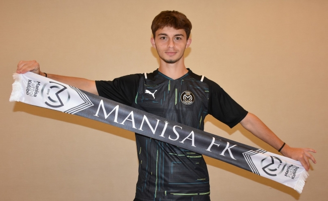 Manisa FK’lı genç oyuncu Mehmet Ali Çelik profesyonel oldu