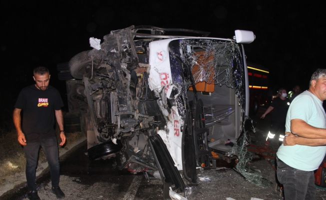 Manisa’da 4 kişinin öldüğü kaza kamerada