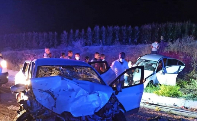 Manisa’da otomobiller kafa kafaya çarpıştı: 1 ölü, 3 yaralı