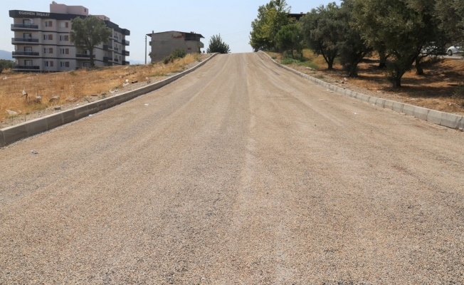 Turgutlu Belediyesinden Selvilitepe Mahallesine asfalt atağı