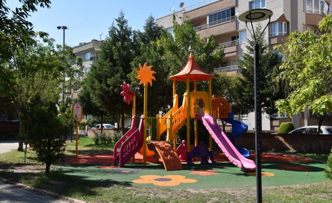Yunusemre’de parklar çocuklar için yenileniyor
