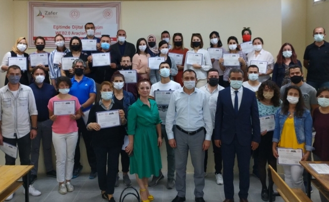 Alaşehir’de 40 öğretmen ’Dijital dönüşüm eğitimi’ sertifikası aldı