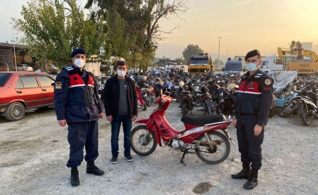 Çalıntı kaydı bulunan motosiklet jandarmanın dikkatine takıldı