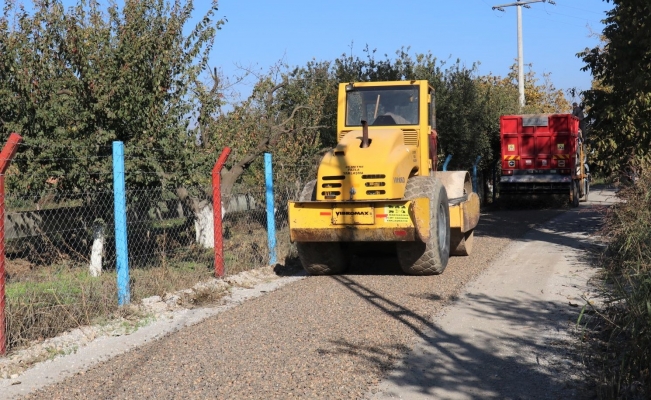 Turgutlu Belediyesinin yol çalışmaları hız kesmeden sürüyor