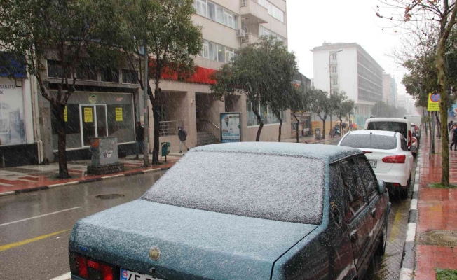 Manisa’da kar yağışı başladı