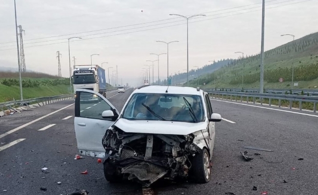 Manisa’da iki otomobil çarpıştı: 5 yaralı