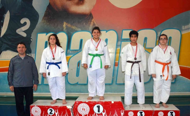 Manisa BBSK’lı judoculardan 18 madalya
