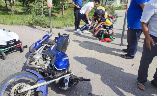 Tıra yandan çarpan motosiklet sürücüsü yaralandı