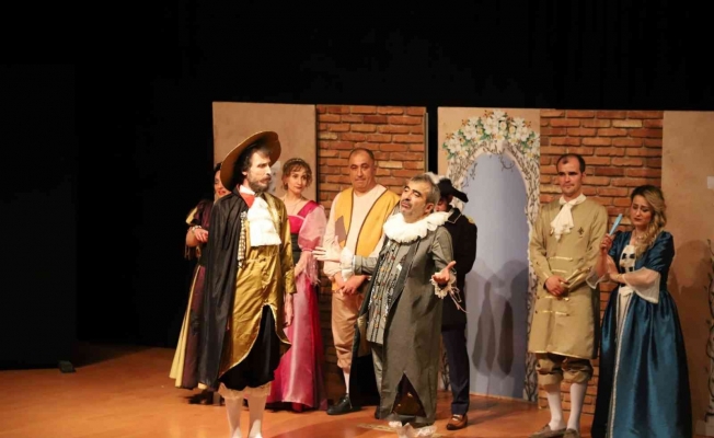 Turgutlu Belediyesi Tiyatrosu “Cimri” ile ikinci kez perdelerini açtı