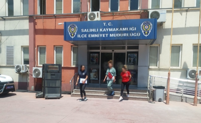 Manisa’da fuhuş operasyonu: Kırgız uyruklu 2 kadın sınır dışı edildi