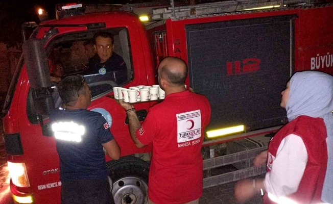 Türk Kızılay’dan Manisa’daki yangın ekiplerine gıda desteği