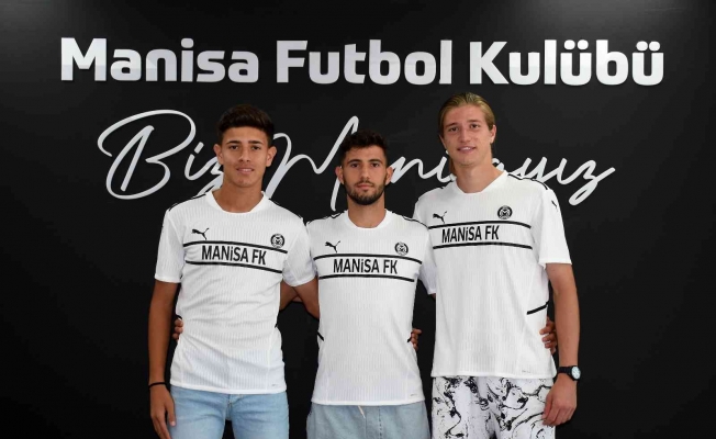 Genç futbolcular Ayberk, Berke ve Arda profesyonel oldu