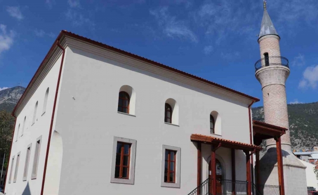Kırkağaç Karaosmanzade Camii yeniden ibadete açılıyor