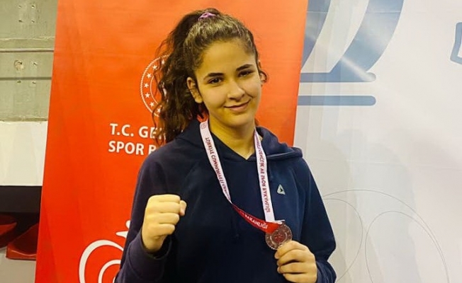 Salihlili Nisrem Uçar, kick boksta Türkiye ikincisi oldu