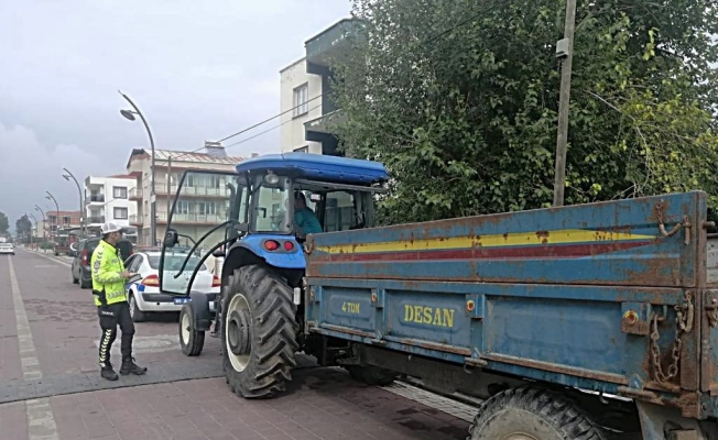 Kurallara uymayan 9 traktör trafikten men edildi